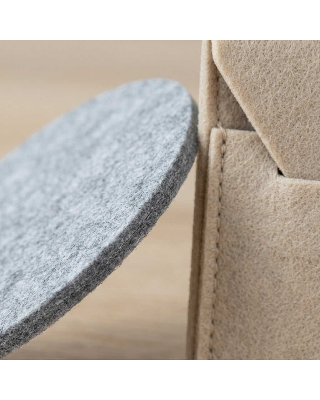 Ywjnp Oval Polyester Felt Coasters Eight Piece Fog Gray - Detail view
